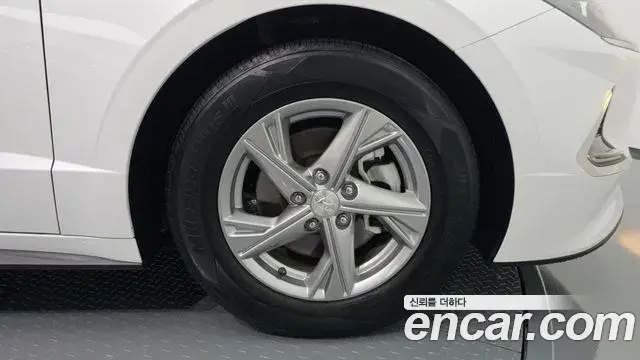 Hyundai Sonata Hybrid 2022 — ფოტო 22/29