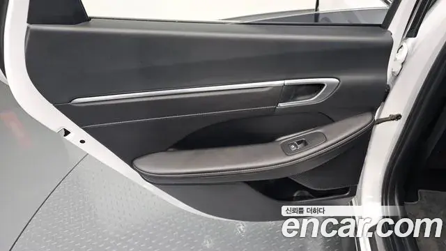 Hyundai Sonata Hybrid 2022 — ფოტო 9/29