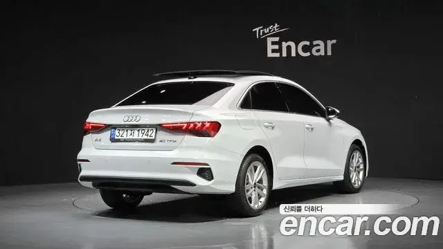 Audi A3 2022 — Фото 2/20