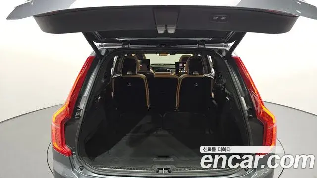 Volvo XC90 2018 — Photo 20/20