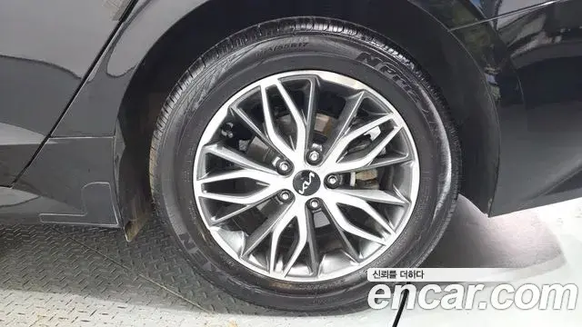 Kia K5 2022 — Şəkil 10/30