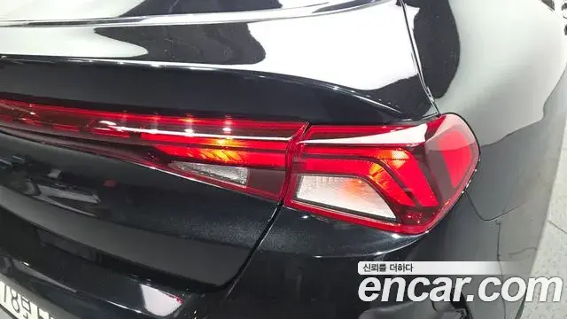 Kia K5 2022 — Şəkil 21/30