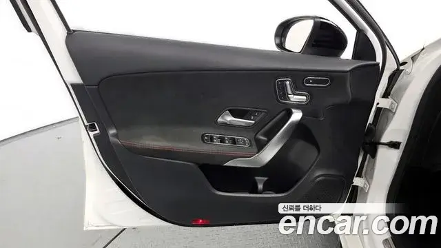 Mercedes-Benz A-Class 2021 — Photo 13/30