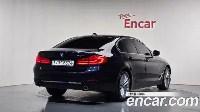 BMW 5 Series 2019 — Şəkil 25/32