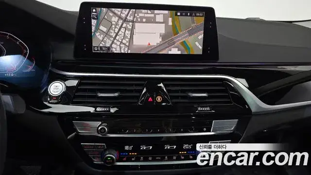 BMW 5 Series 2019 — Şəkil 7/32