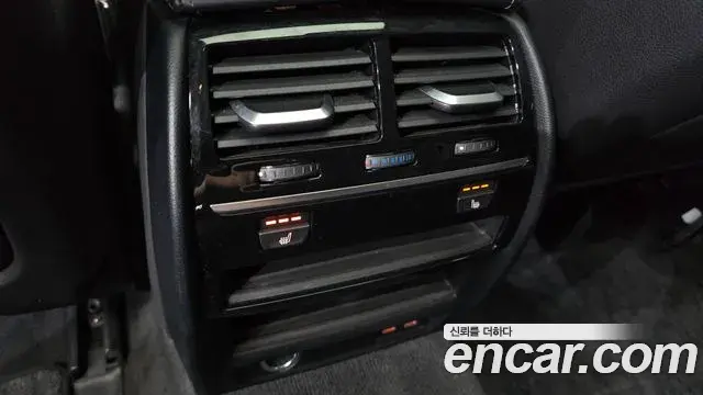 BMW 5 Series 2019 — Şəkil 17/32