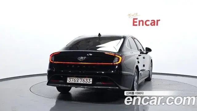 Hyundai Sonata Hybrid 2022 — Photo 18/20