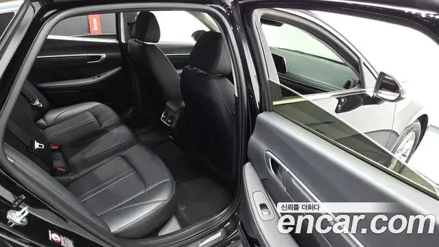 Hyundai Sonata Hybrid 2022 — Photo 12/20