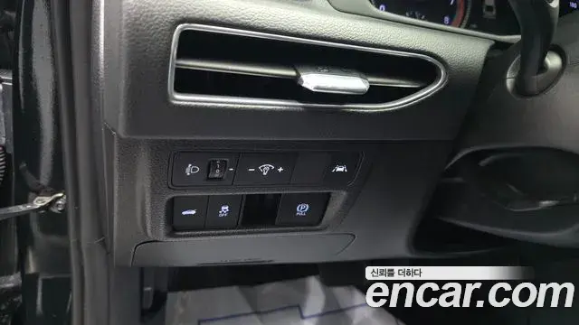 Hyundai Sonata Hybrid 2022 — Photo 14/20