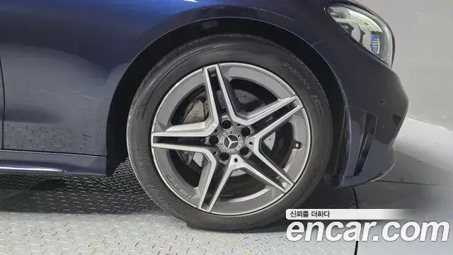 Mercedes-Benz C-Class 2020 — ფოტო 23/29