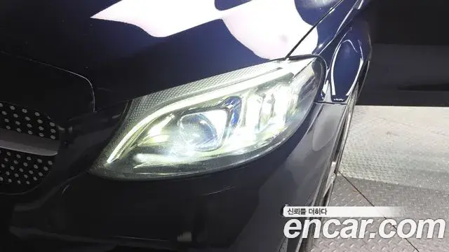 Mercedes-Benz C-Class 2020 — ფოტო 17/29
