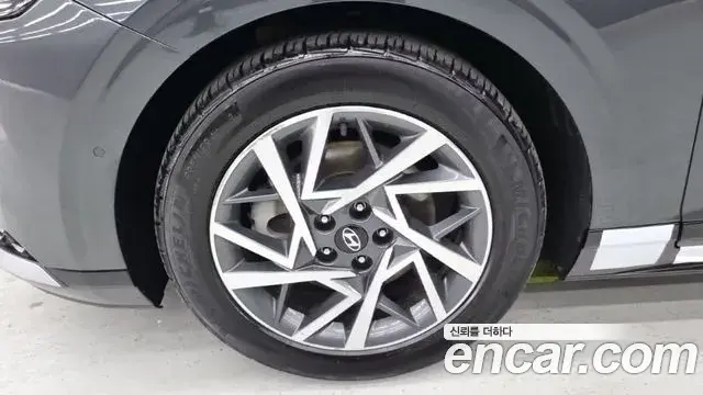 Hyundai Grandeur Hybrid 2023 — ფოტო 8/18