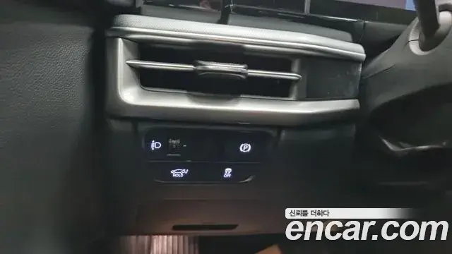 Hyundai Grandeur Hybrid 2023 — ფოტო 2/18