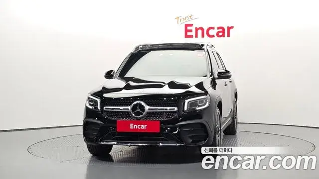 Mercedes-Benz GLB-Class 2023 — Фото 2/20