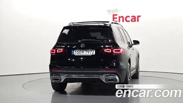 Mercedes-Benz GLB-Class 2023 — Фото 3/20