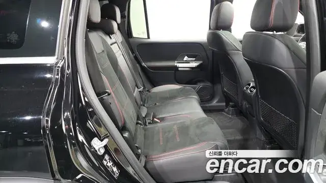 Mercedes-Benz GLB-Class 2023 — Фото 11/20