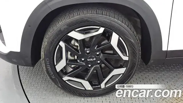 Kia Seltos 2025 — Photo 9/20
