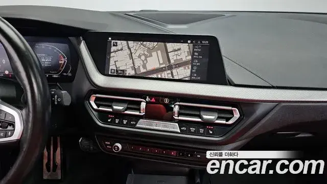 BMW 1 Series 2021 — ფოტო 15/20