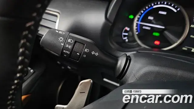 Lexus NX300h 2019 — ფოტო 24/33