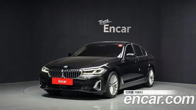 BMW 5 Series 2022 — Şəkil 13/33