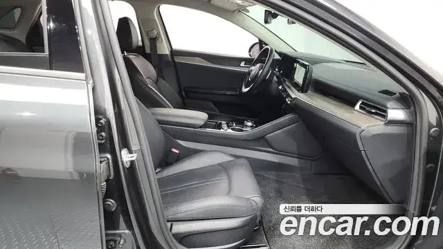 Kia K5 2023 — Photo 25/31