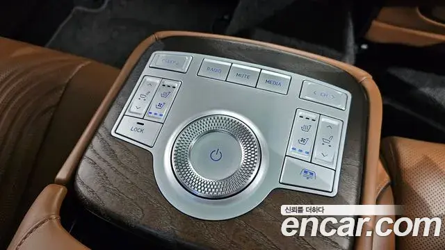 Genesis G80 2020 — Photo 29/47