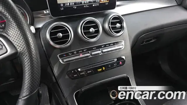 Mercedes-Benz GLC-Class 2019 — Фото 17/20