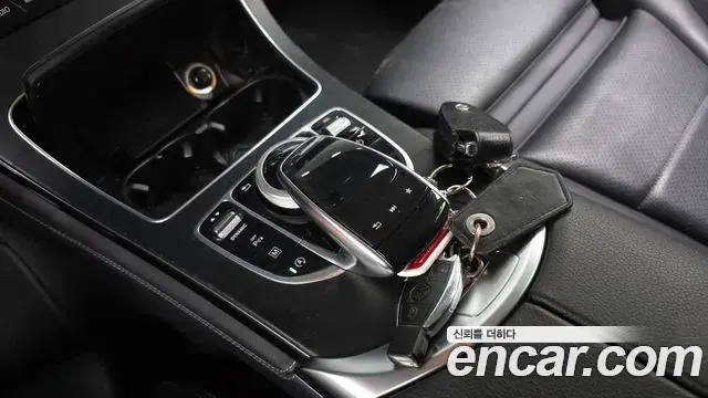 Mercedes-Benz GLC-Class 2019 — Фото 18/20