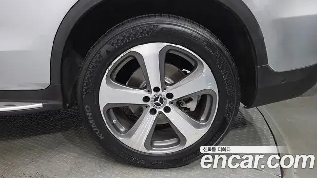 Mercedes-Benz GLC-Class 2019 — Photo 24/32