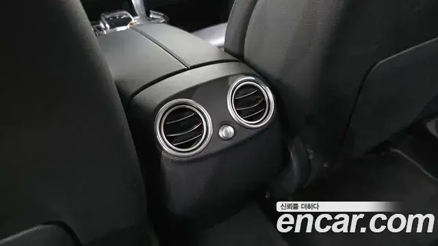 Mercedes-Benz GLC-Class 2019 — Photo 3/32