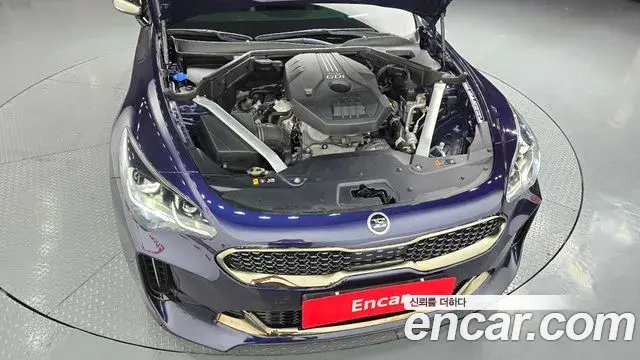 Kia Stinger 2018 — Şəkil 9/30
