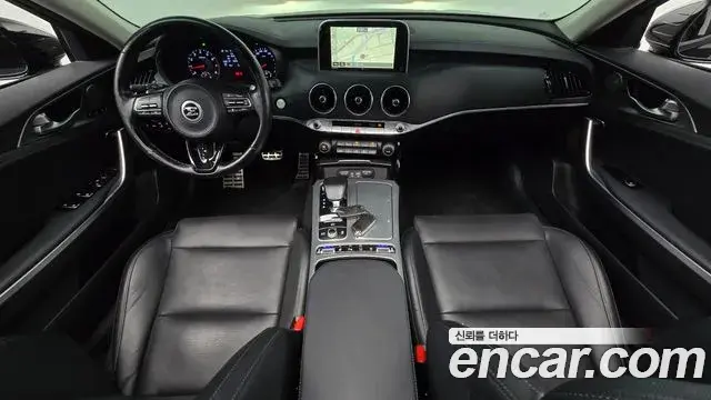 Kia Stinger 2018 — Şəkil 11/30