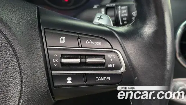 Kia Stinger 2018 — Şəkil 23/30