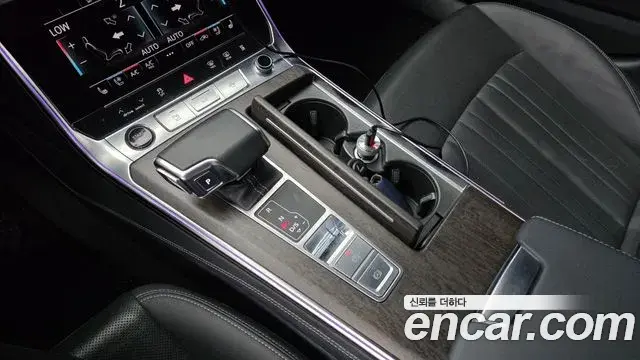 Audi A6 2021 — ფოტო 13/30