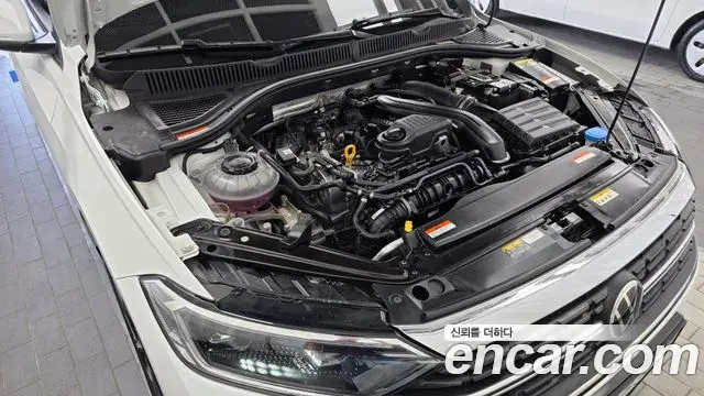 Volkswagen Jetta 2023 — Şəkil 29/34
