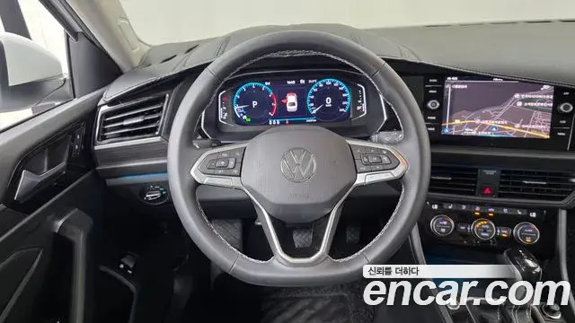 Volkswagen Jetta 2023 — Şəkil 8/34
