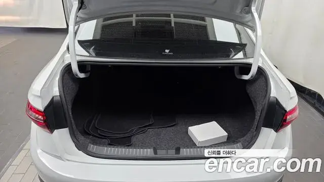 Volkswagen Jetta 2023 — Şəkil 9/34