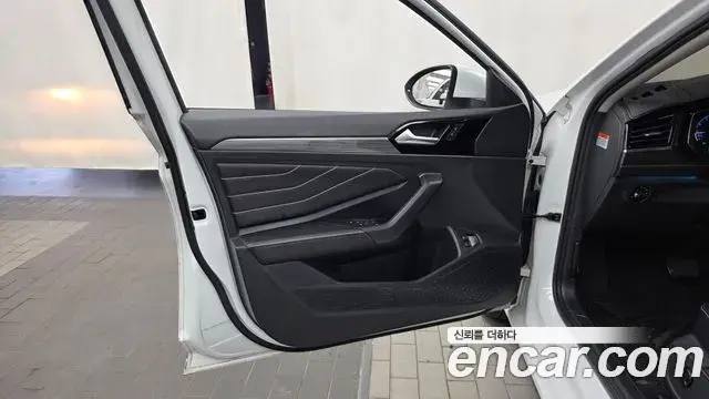 Volkswagen Jetta 2023 — Şəkil 5/34