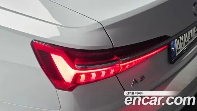 Audi A6 2022 — Şəkil 21/30