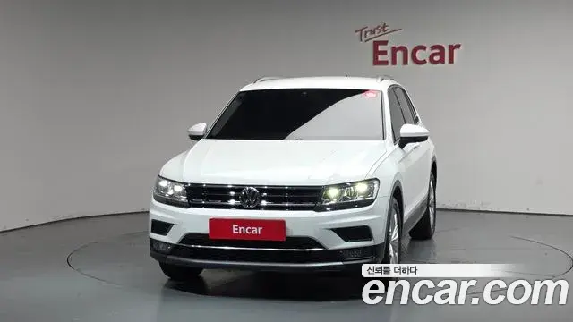 Volkswagen Tiguan 2018 — Photo 29/32