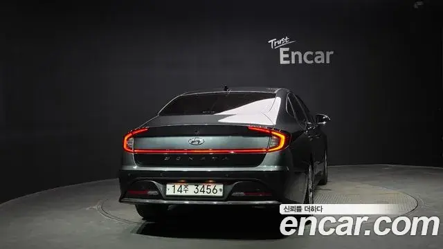 Hyundai Sonata Hybrid 2019 — Şəkil 28/33