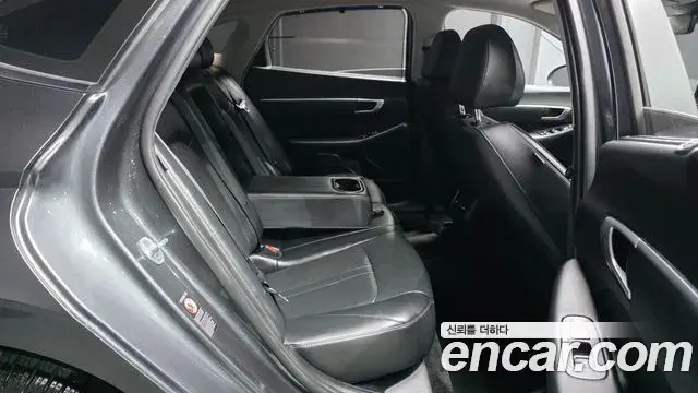 Hyundai Sonata Hybrid 2019 — Şəkil 9/33