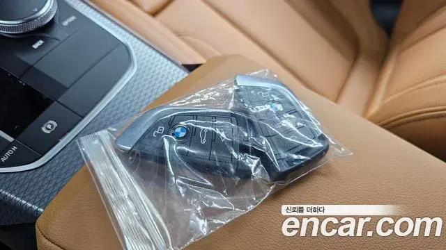 BMW 3 Series 2025 — Photo 28/31