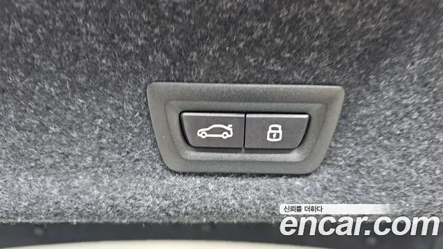 BMW 3 Series 2025 — Photo 8/31