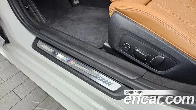 BMW 3 Series 2025 — Photo 14/31