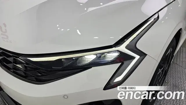 Kia K5 2023 — Photo 16/33
