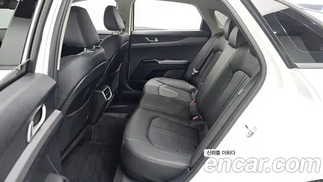 Kia K5 2023 — Photo 31/33