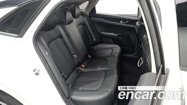 Kia K5 2023 — Photo 32/33