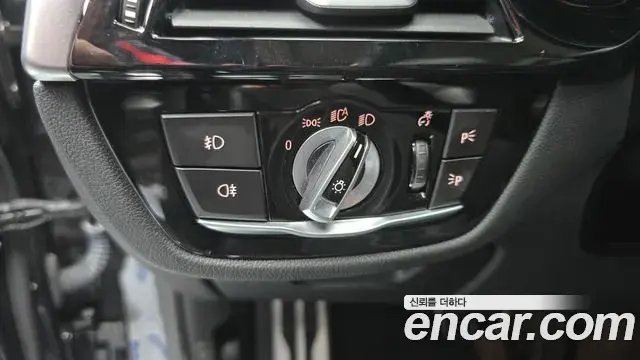 BMW 5 Series 2018 — Фото 17/20