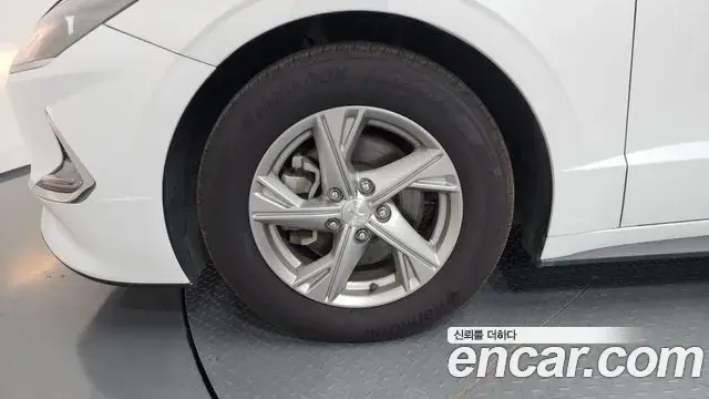 Hyundai Sonata Hybrid 2019 — Şəkil 31/32
